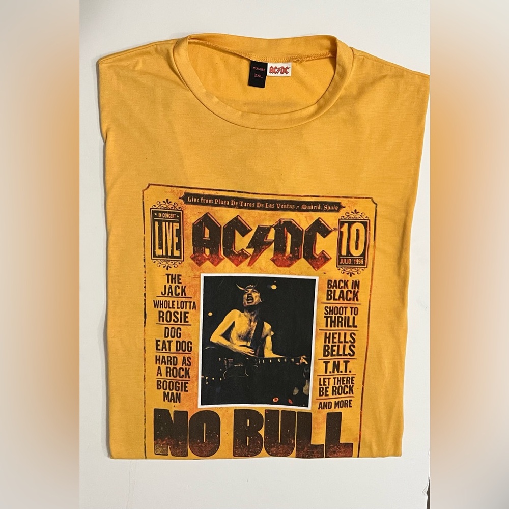 Vintage ACDC 1999 Directors Cut
Yellow Short Sleeve Graphic Tee Shirt
Men 2XL